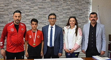 Karamanlı Güreşçi Muhammed Taklut, Türkiye 3.’sü Olup Karaman’ı Gururlandırdı!