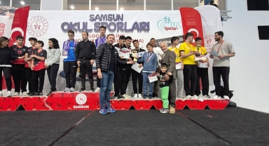 Karamanlı Öğrencilerden Floor Curling’de Türkiye Üçüncülüğü