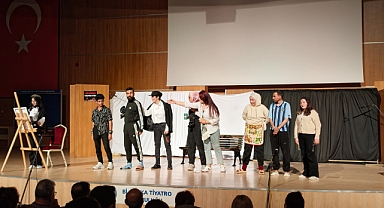 KMÜ’de “Bi-Başka Tiyatro” Sahneye Çıktı