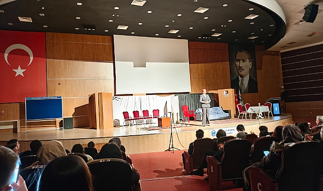 KMÜ’de “Bi-Başka Tiyatro” Sahneye Çıktı