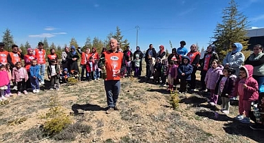 TEMA Vakfı Karaman'da Minik Ellerle Geleceğe Nefes Oldu: Binlerce Fidan Toprakla Buluştu