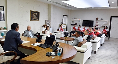 Türk Gençleri Yunanistan'da Destan Yazdı: Karamanlı Öğrenciler, Robot Yarışmasında Dünya Şampiyonu Oldu!