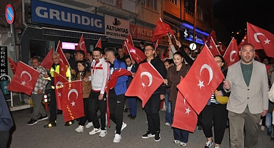 19 Mayıs Coşkusu Fener Alayı ile Taçlandı