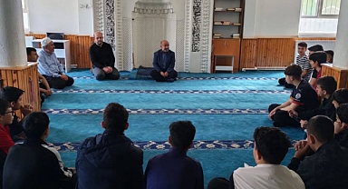 Güzel Evler Camii’nde Gençlik Buluşması Düzenlendi