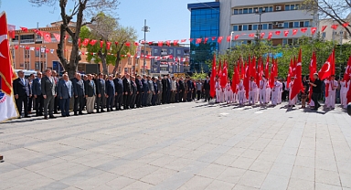 Karaman’da 749. Türk Dil Bayramı Coşkusu: “Türk Dili Hoşgörü Yürüyüşü” Gerçekleştirildi