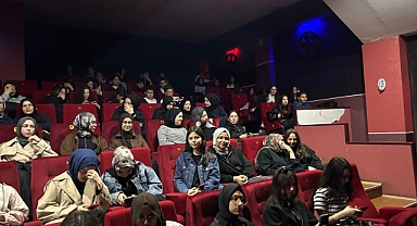 Karaman’da Anadolu Mektebi Öğrencileri “Bir Adam Yaratmak” Filmiyle Buluştu