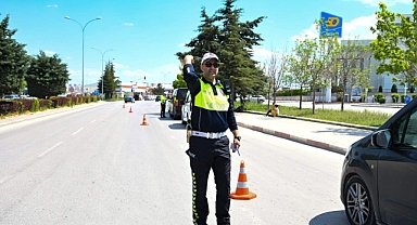 Karaman’da Bir Haftalık Asayiş Uygulamalarında 14 Aranan Şahıs Yakalandı