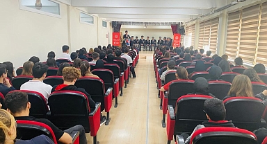 Karaman'da 'Vatan ve Kahramanlık Buluşmaları' Programı Öğrencilerle Gazileri Buluşturdu