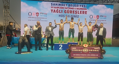 Karamanlı Minik Pehlivanlardan Gaziantep'te Çifte Başarı