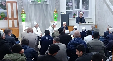 Larende Büyük Camii’nde Sabah Namazı Buluşması Düzenlendi