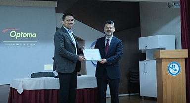 TRT Genel Sekreter Yardımcısı Hakan Türkyılmaz Öğrencilerle Kariyer Gününde Buluştu