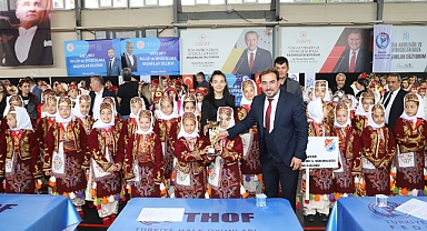 Halk Oyunlarında Karaman Rüzgârı: İki Ekip Türkiye Finallerinde