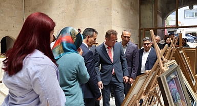 Karaman’da Öğrencilerin El Emeği Eserleri Yıl Sonu Sergisinde Beğeniye Sunuldu