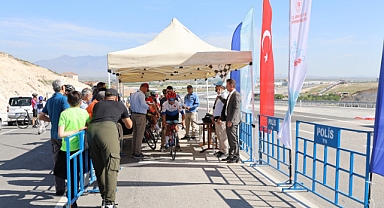 Karaman’da Okul Sporları Bisiklet Türkiye Birinciliği Heyecanı Başladı