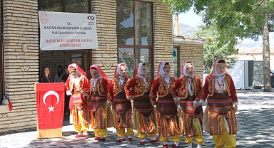 Kazımkarabekir’de Yıl Sonu Sergisi Ziyarete Açıldı