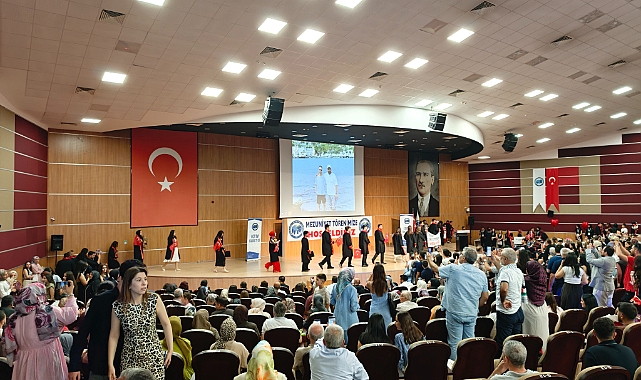 KMÜ Eğitim Fakültesinde Mezuniyet Coşkusu