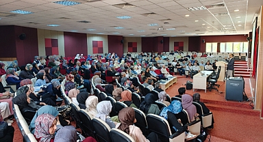 KMÜ İlahiyat Fakültesinde MDR ve Teknoloji Bağımlılığı Masaya Yatırıldı
