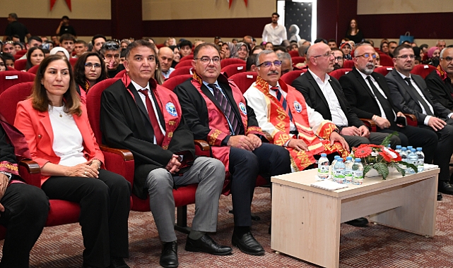 KMÜ Kamil Özdağ Fen Fakültesinde Mezuniyet Coşkusu