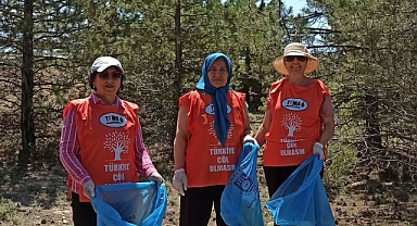 TEMA Vakfı Karaman İl Temsilciliğinden Çevre Günü Kapsamında 1190 Şişelik Temizlik Çalışması