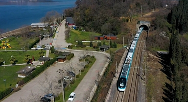 Türkiye’nin ilk yerli hızlı treni 240 km/s hıza ulaştı