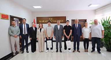 500 Tam Puan Alan Öğrencilerden Vali Çiçek'e Ziyaret