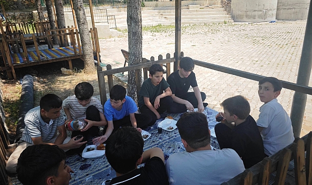 Hafızlık Öğrencilerine Moral Pikniği Düzenlendi
