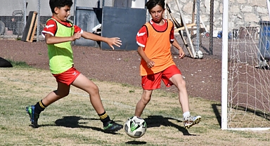 Karaman’da Geleceğin Futbol Yıldızları Yaz Kursunda Yetişiyor