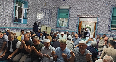 Karaman'da Seher Vaktinde Gönüller Camide Bir Araya Geldi