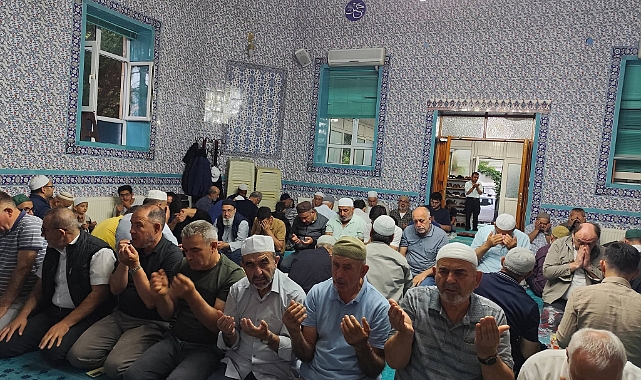 Karaman'da Seher Vaktinde Gönüller Camide Bir Araya Geldi