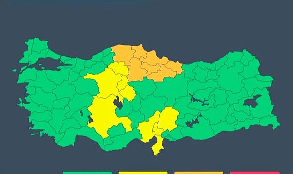 Meteoroloji'den Çok Sayıda İl İçin Kuvvetli Yağış Uyarısı: Ani Sel ve Su Baskınlarına Dikkat