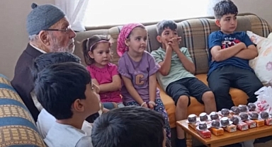 Yaz Kur'an Kursu Öğrencilerinden Yaşlılara Vefa Ziyareti